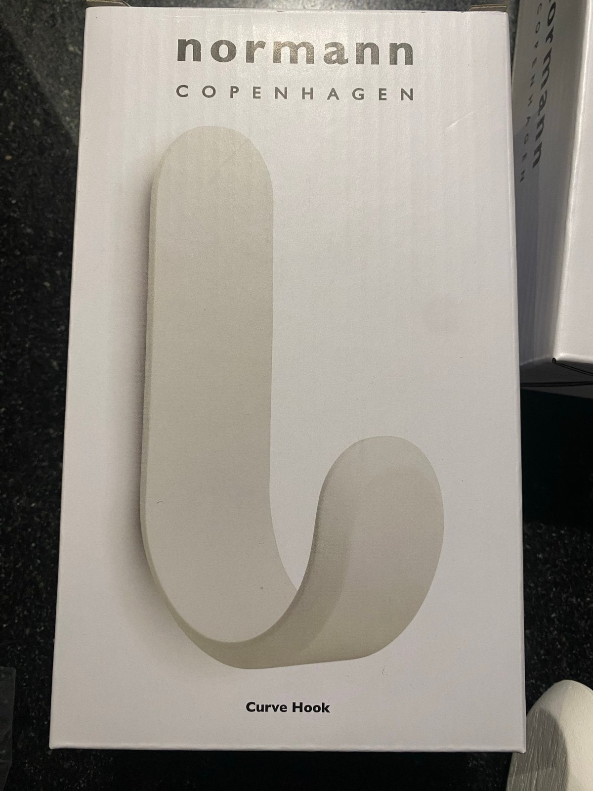 Twee stuks Normann Copenhagen Curve Hook, Hout, Nieuw, Ophalen of Verzenden, Modern
