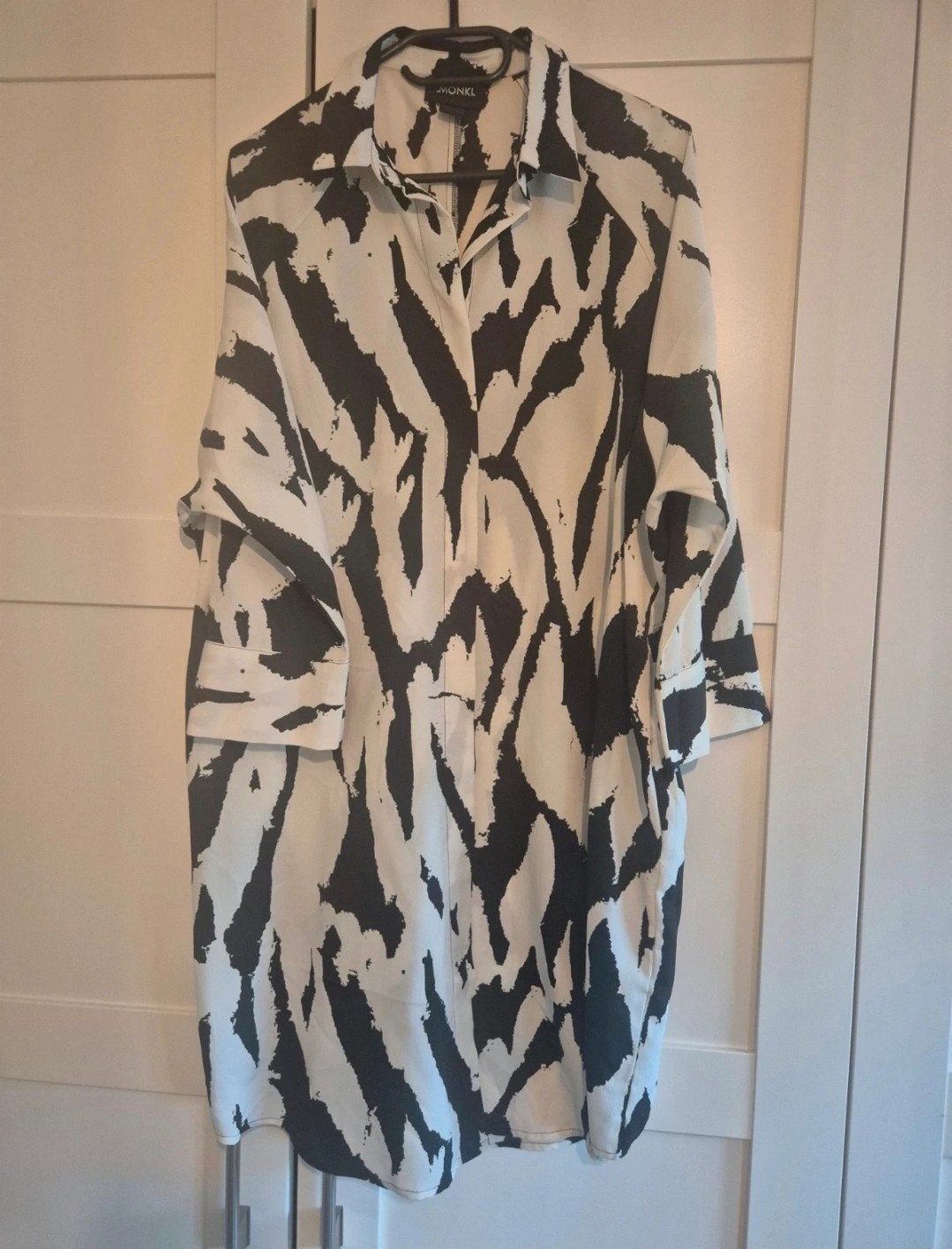 Monki jurk dames, Ophalen of Verzenden, Zo goed als nieuw, Maat 38/40 (M), Wit