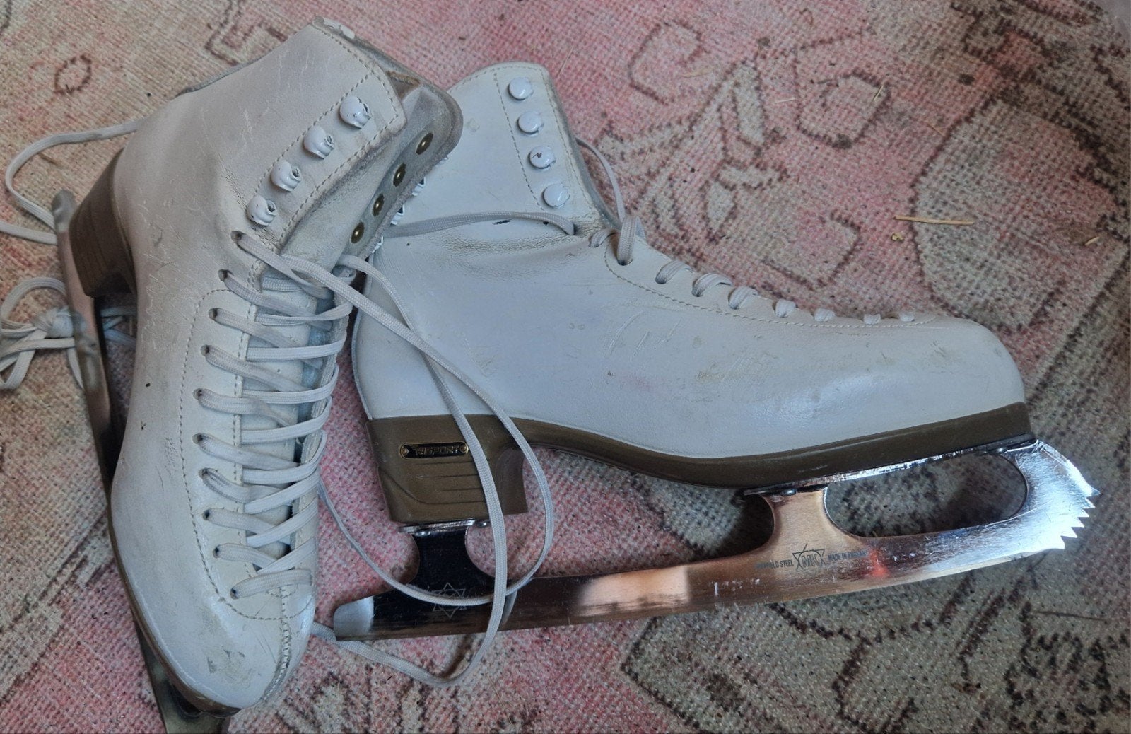 Kunstschaatsen, 26,5. maat 42. valt kleiner uit. meisjes, Sport en Fitness, Schaatsen, Ophalen, Gebruikt, Kunstschaatsen, Overige merken