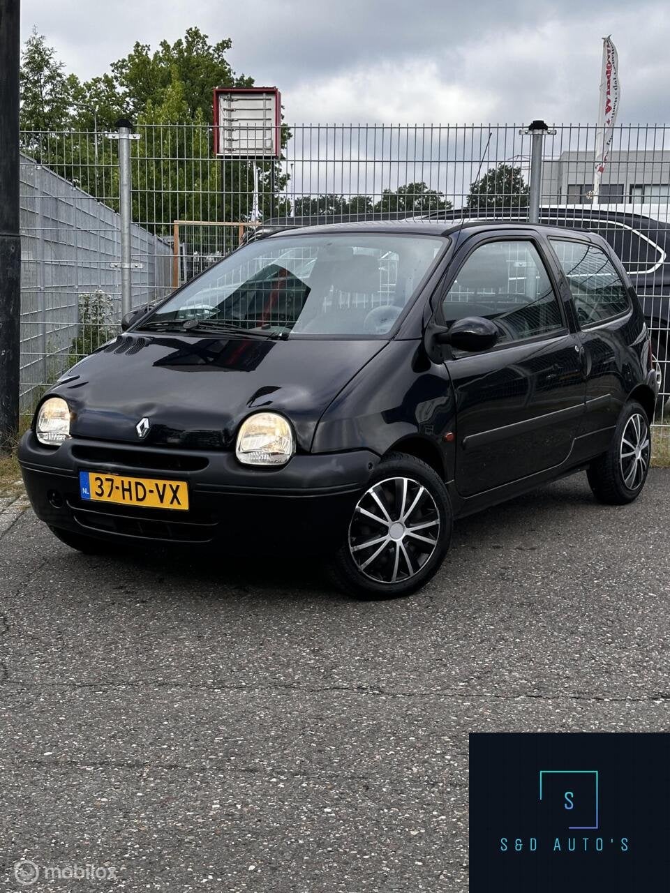 Renault Twingo 1.2 Cinétic / NWE APK…, Auto's, Voorwielaandrijving, 4 cilinders, Zwart, Origineel Nederlands