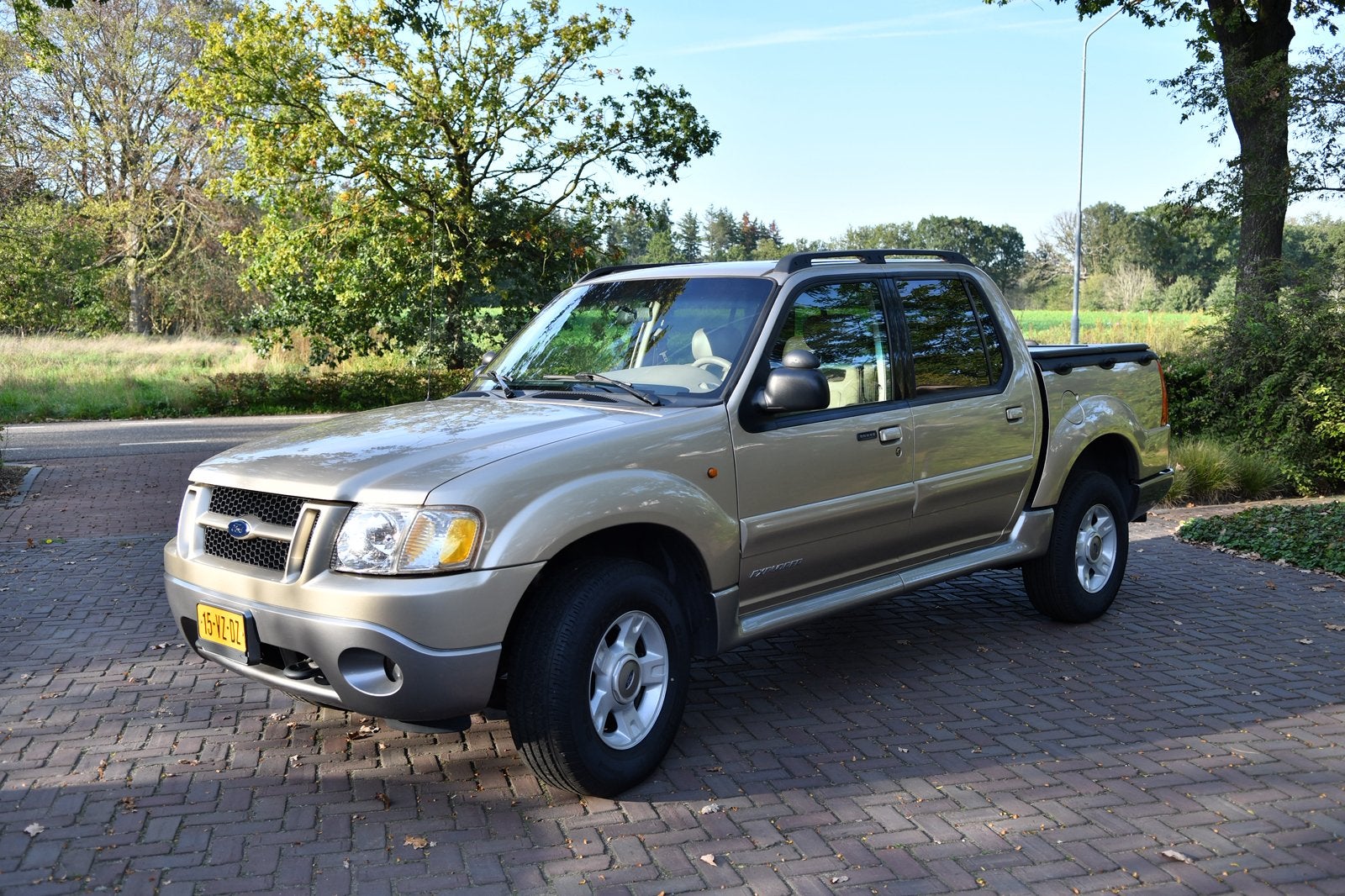 Ford Explorer sport trac 2001, Auto's, Automaat, Beige, Overige kleuren, 4000 cc