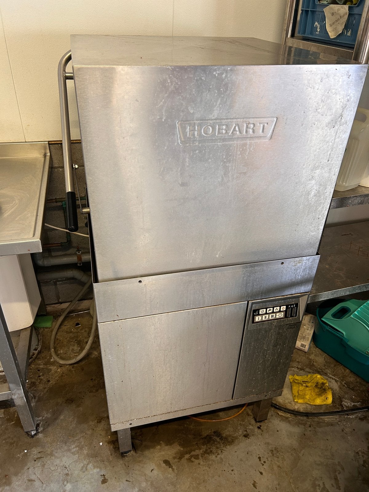 Hobart vaatwasser, Ophalen, Wassen en Drogen