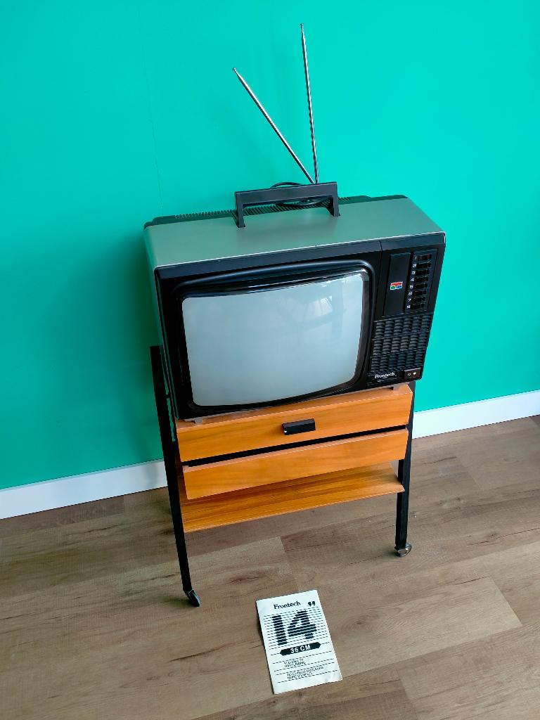 Vintage 14 inch beeldbuis TV Frontech C37-401, Audio, Tv en Foto, Vintage Televisies, Ophalen, Gebruikt, Minder dan 40 cm, Overige merken
