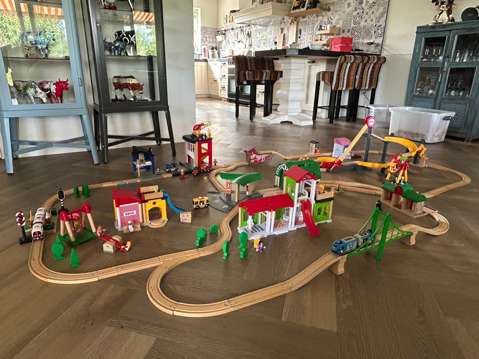 Grote BRIO treinbaan / speelwereld – enorme complete set, Ophalen, Zo goed als nieuw
