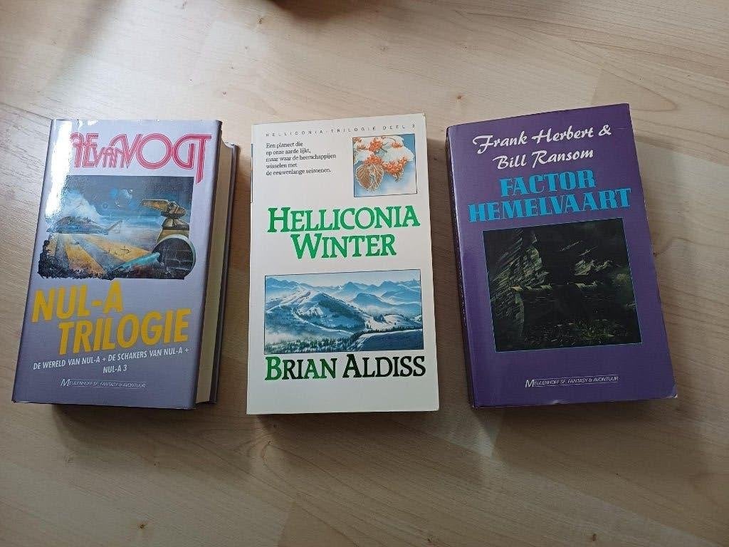 sf boeken, Ophalen of Verzenden, Zo goed als nieuw