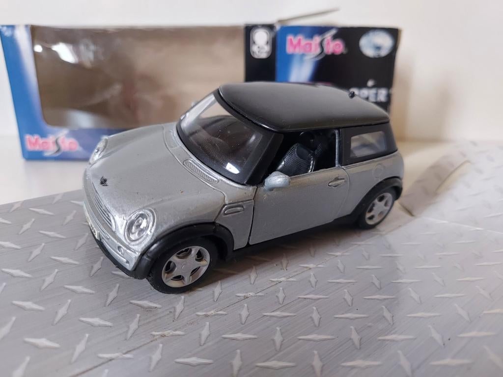 Maisto Mini Cooper zilver-zwart nieuw in doos, Ophalen of Verzenden, Nieuw, Auto, Overige merken