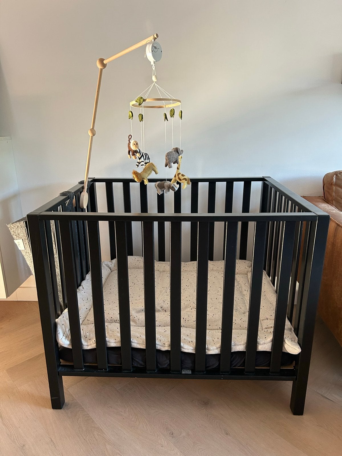 TWF box Zwart met Meyco Baby Matras en evt Mobiel, Ophalen, Gebruikt