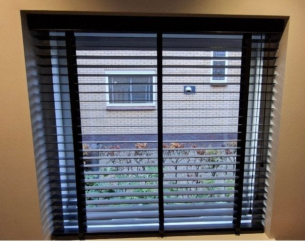 zwarte houten jaloezieën, Ophalen, Jaloezie, 116 cm, Zwart
