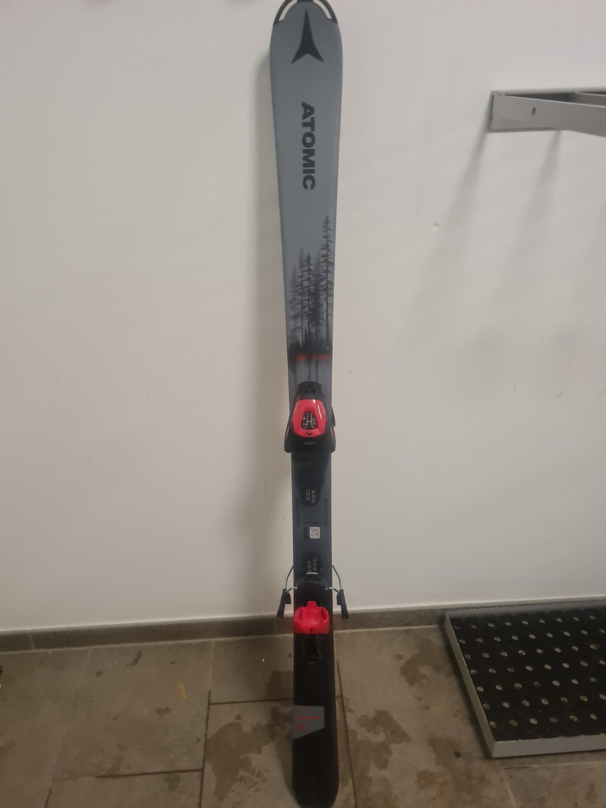 Atomic kinder skies 140 cm, Ophalen, 100 tot 140 cm, Zo goed als nieuw, Atomic