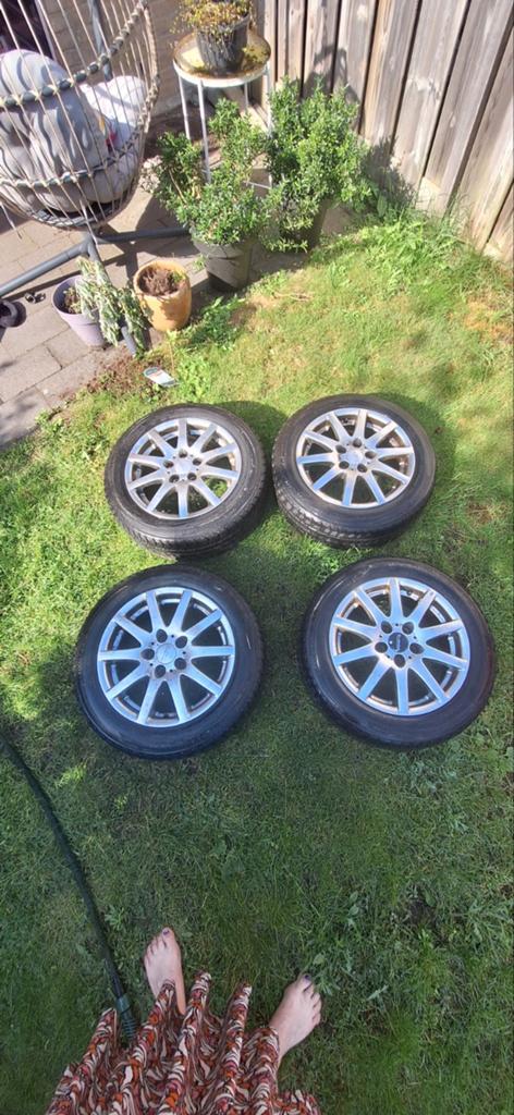 Set van 4 winterbanden en Velgen 185/ 60 R15 inch, Auto-onderdelen, Banden en Velgen, Ophalen, Gebruikt, 15 inch, Banden en Velgen