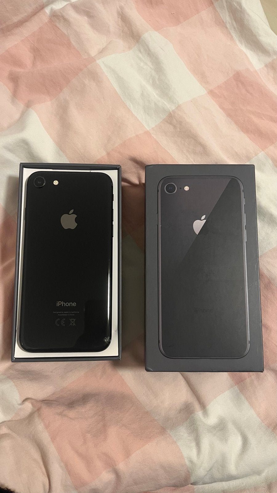 iPhone 8 met 20 hoesjes, Telecommunicatie, Mobiele telefoons | Apple iPhone, Gebruikt, Zwart, Ophalen of Verzenden, 64 GB
