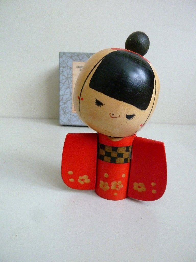 Vintage sosaku Kokeshi Furisode Japan, Antiek en Kunst, Hout, 11 cm, Verzenden, Japan