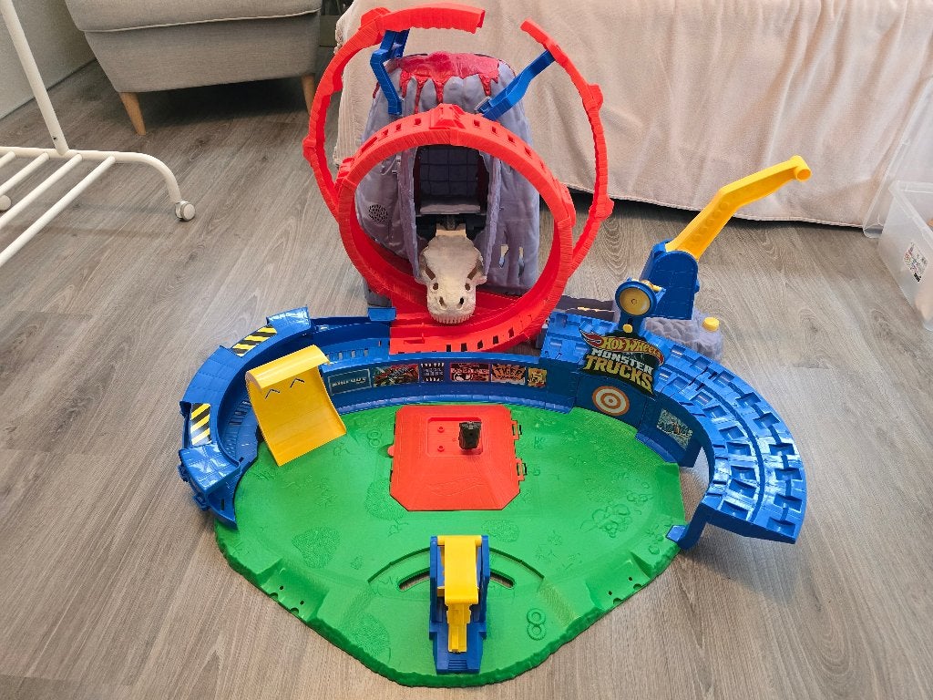 Hot Wheels Monstertrucks T-Rex Vulkaan arena, Ophalen, Racebaan, Zo goed als nieuw, Hot Wheels