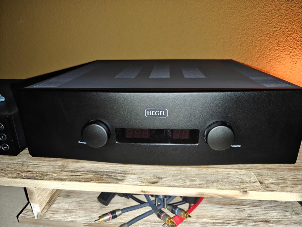 Hegel H360, Ophalen, Zo goed als nieuw, 120 watt of meer, Overige merken