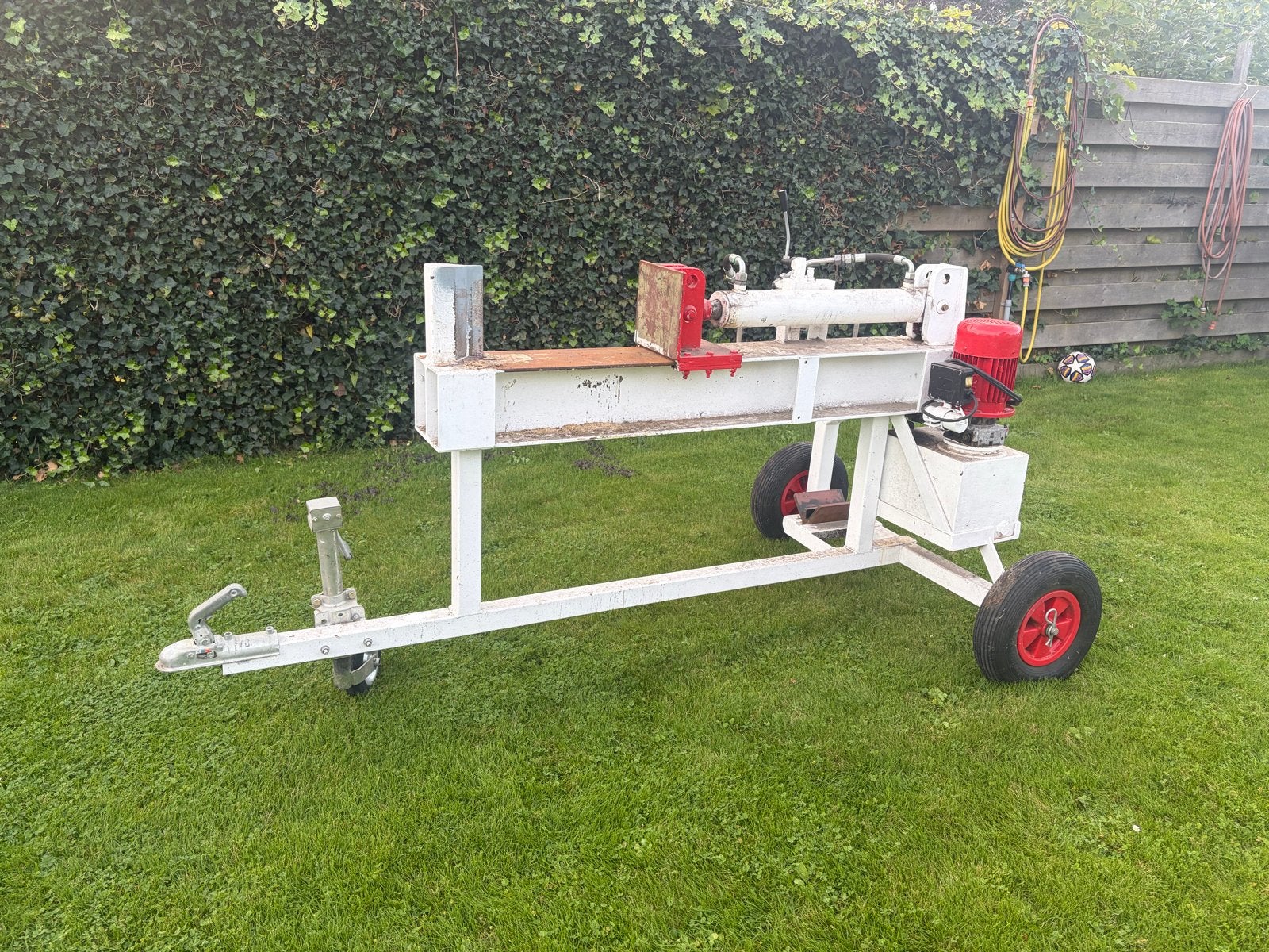 Robuuste Houtklover 10 ton - 230V/380V - 45cm klooflengte, Tuin en Terras, Ophalen of Verzenden, Gebruikt, Elektrisch, Liggend