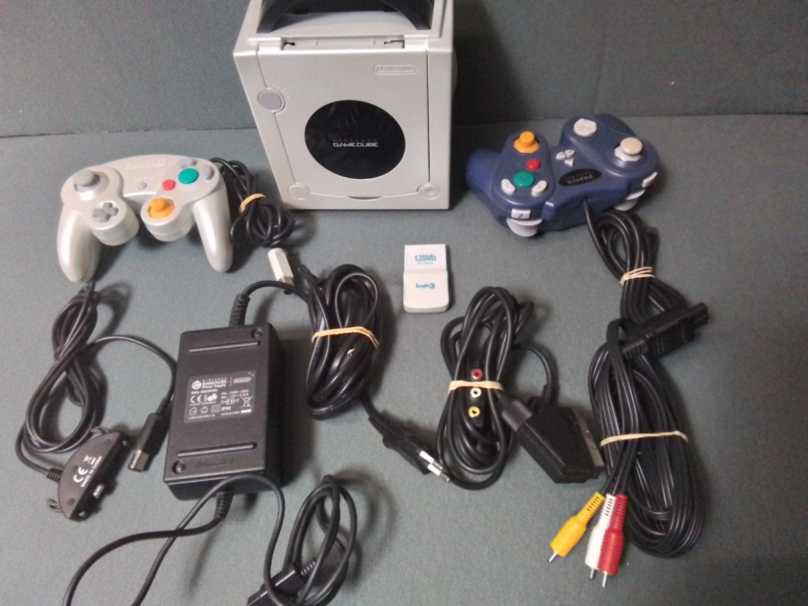 Nintendo GameCube Console met 2 controllers en 2 games, Spelcomputers en Games, Spelcomputers | Nintendo GameCube, Gebruikt, Met games