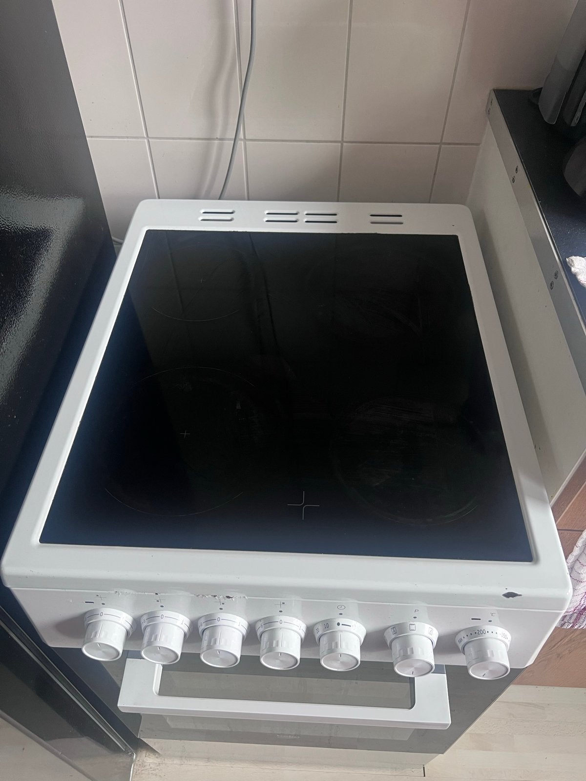 Beko Elektrisch Fornuis met Keramische Kookplaat, Witgoed en Apparatuur, Fornuizen, Gebruikt, Vrijstaand, Keramisch, 4 kookzones