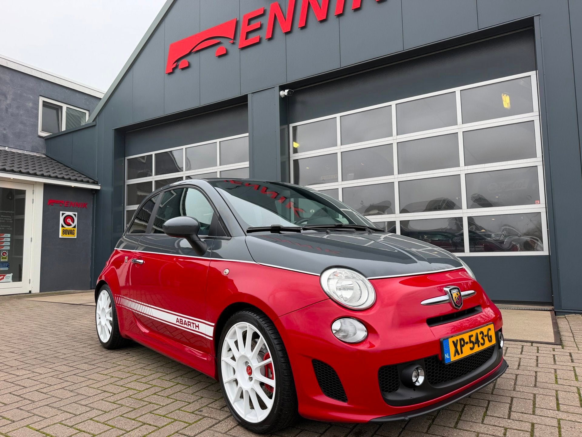 Fiat 500 1.4-16V Abarth Esseesse / Clima / Carplay / Top Sta, Voorwielaandrijving, Zwart, 4 cilinders, Bedrijf