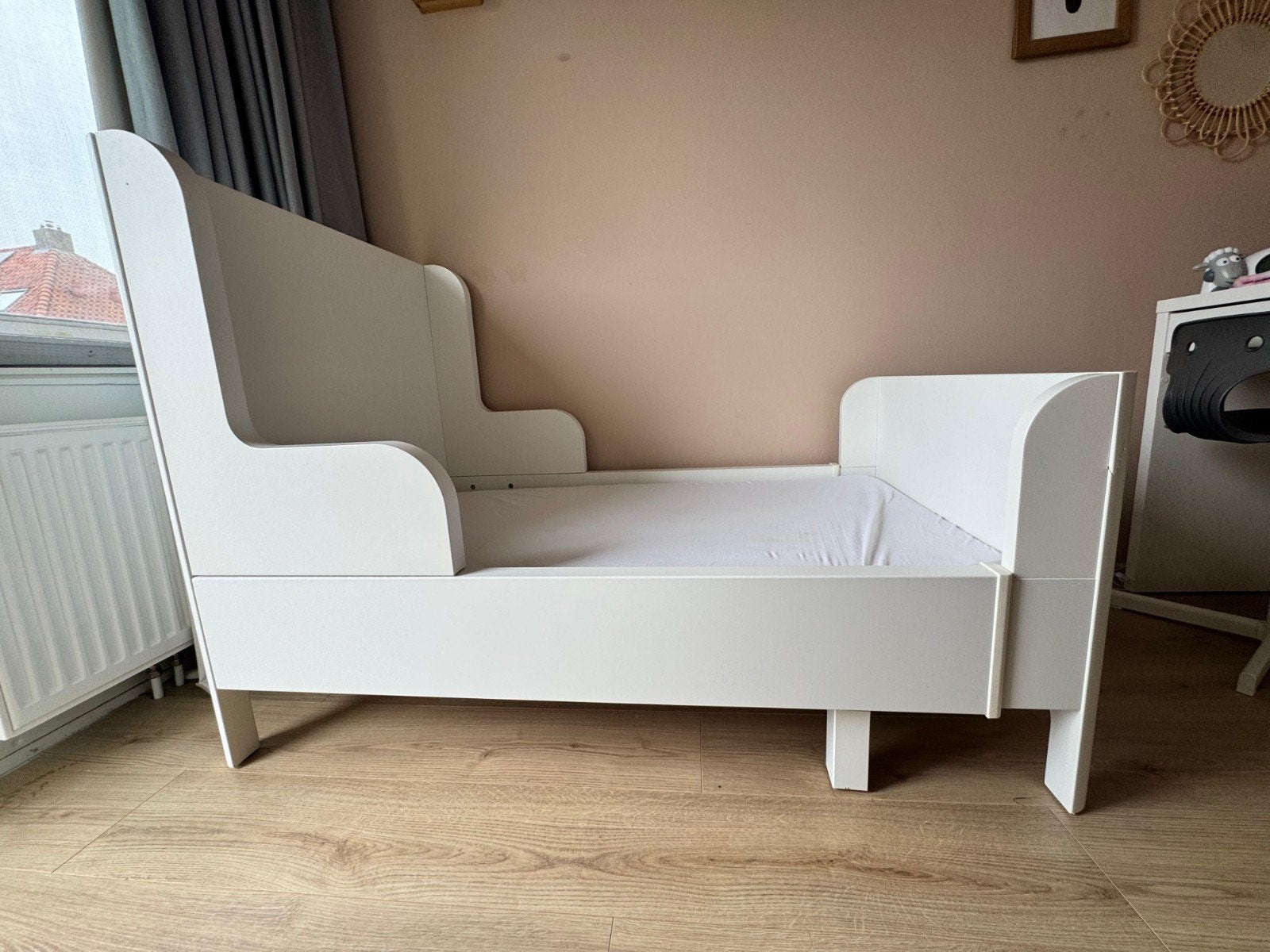 BUSUNGE meegroeibed Ikea wit 
Meegroeibed, wit, 80x200 cm, Kinderen en Baby's, Ophalen, Gebruikt, 70 tot 85 cm, Matras