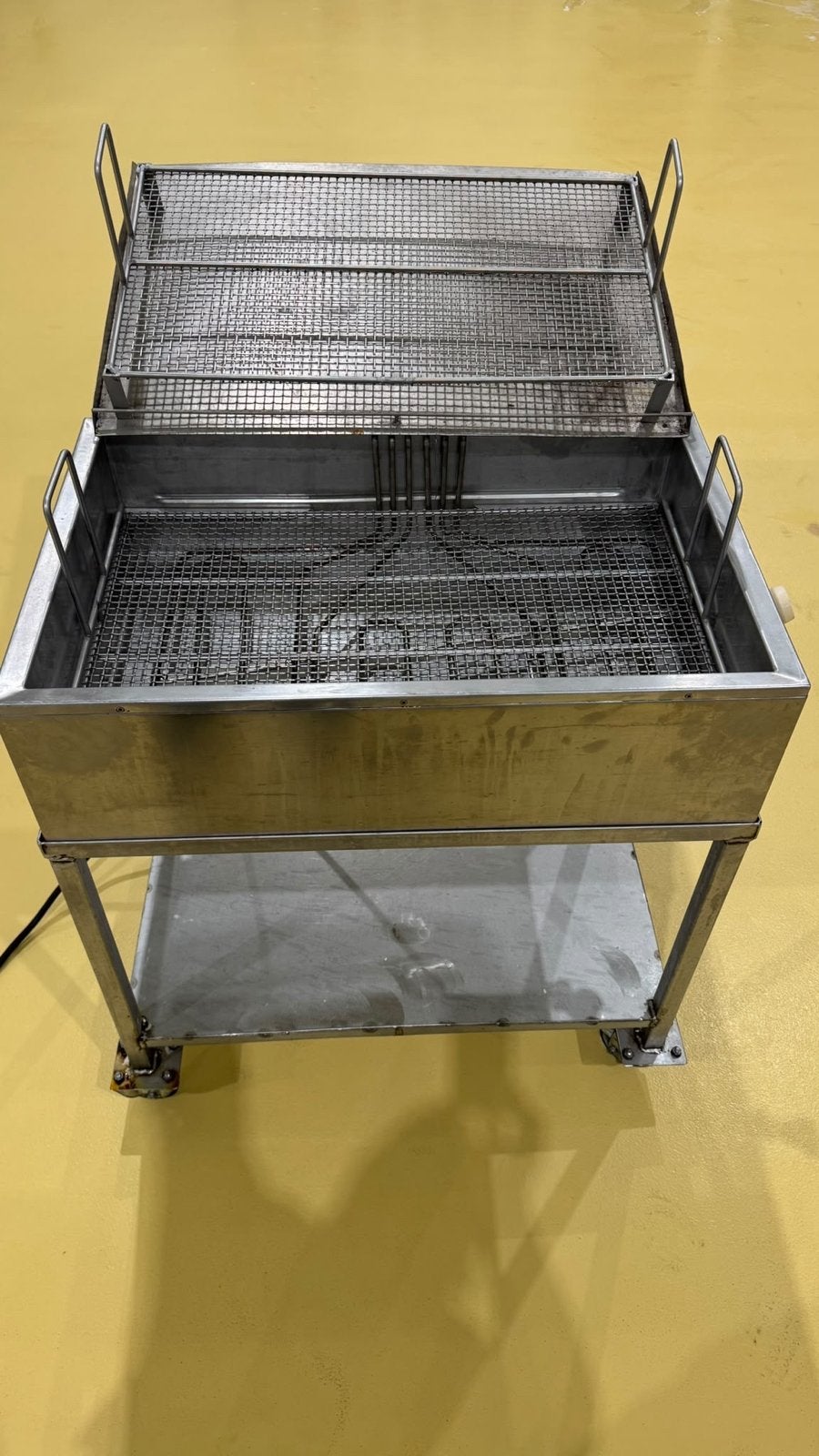 Professionele Frituurbak voor bv oliebollen  (op Wielen), 4 liter of meer, Ophalen, Gebruikt