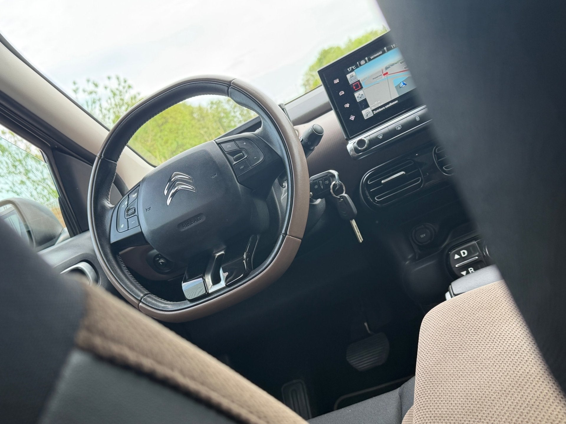 Citroen C4 Cactus 1.2 e-VTi Shine Automaat - Olive Brown/Hab, Auto's, Stof, Bruin, 82 pk, 23 km/l