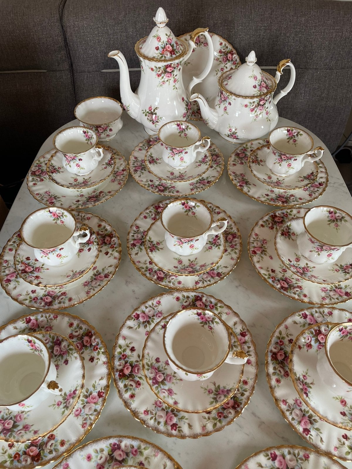 Royal Albert GOTTAGE GARDEN🌷🌷🌷, Ophalen, Zo goed als nieuw, Porselein, Kop en/of schotel
