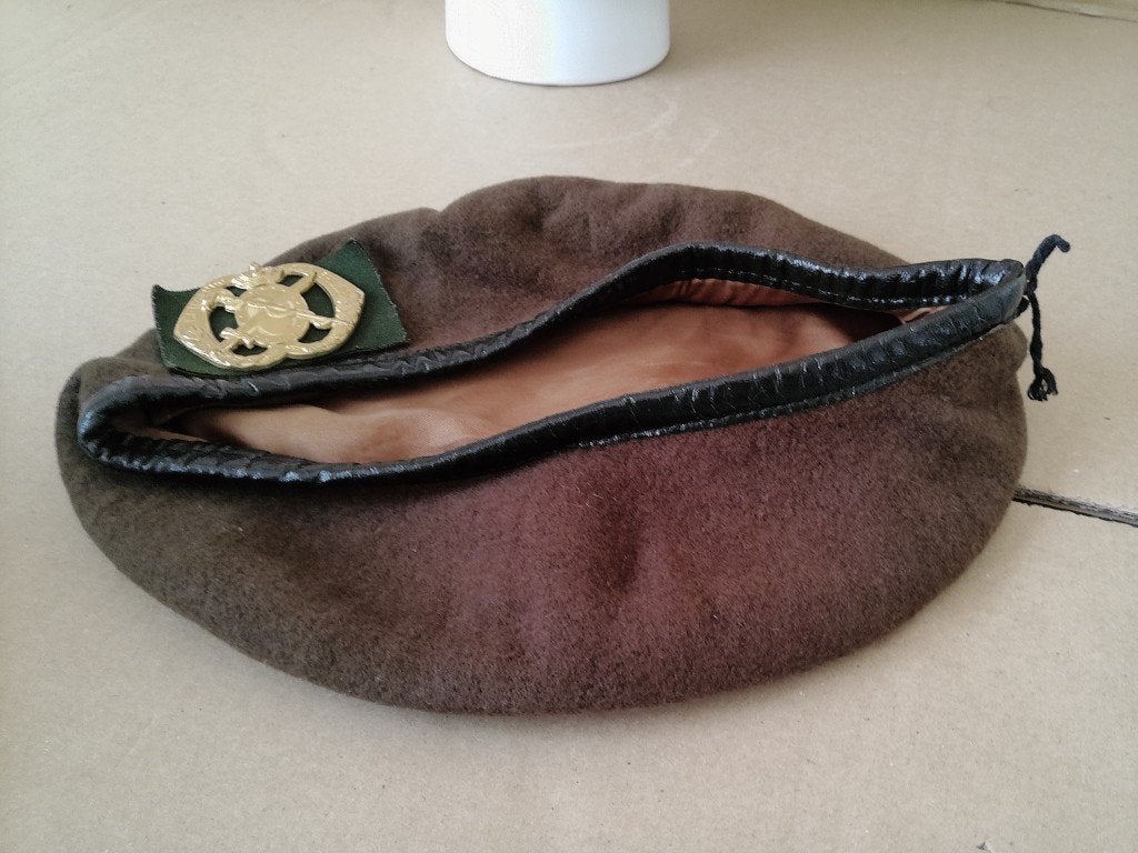 Vintage leger baret Landmacht Geneeskundige Dienst Maat 60, Ophalen of Verzenden