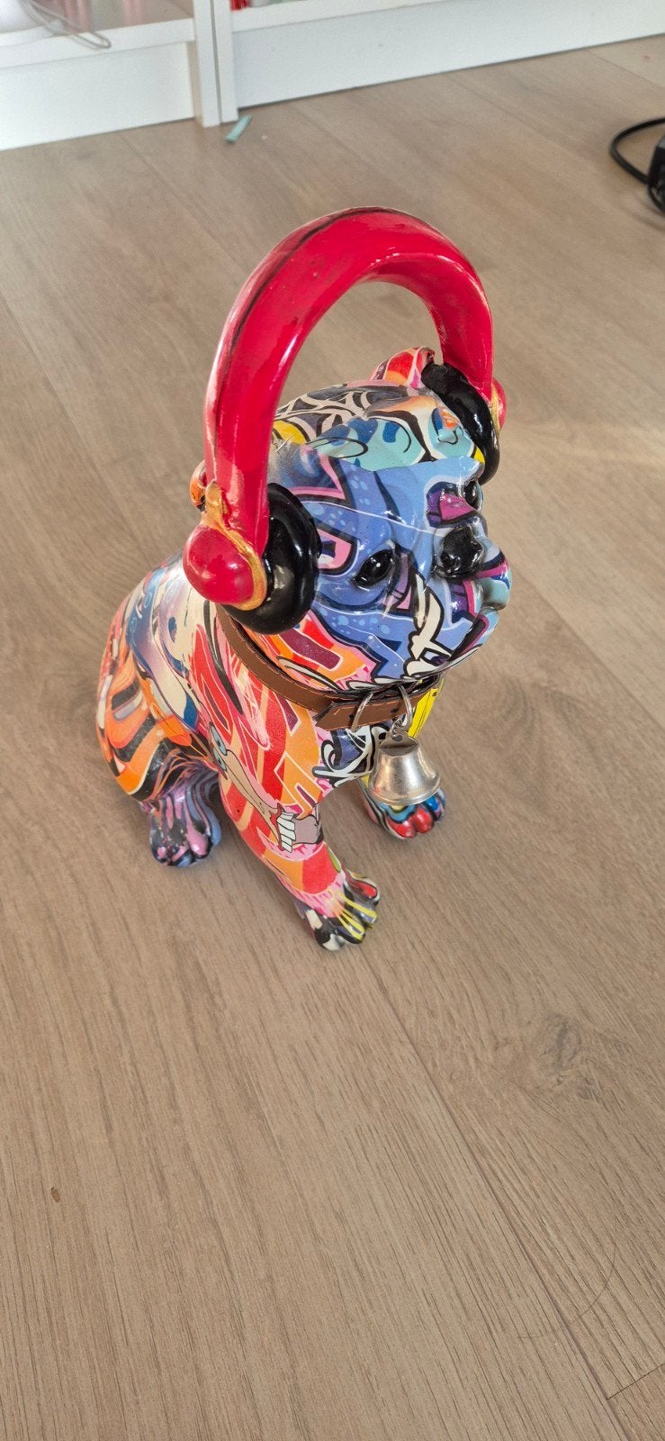 Pop-art beeld van een hond met koptelefoon, Ophalen of Verzenden, Zoogdier, 20 - 50 cm, Beeld