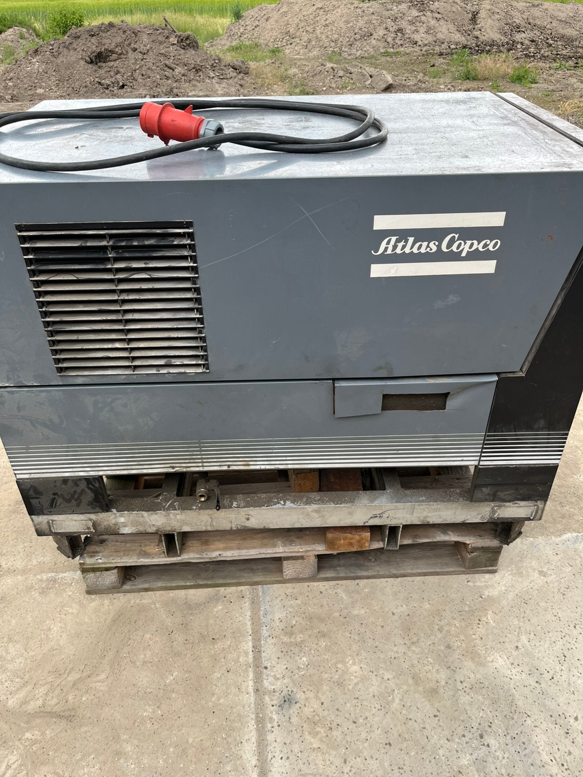 Geluidgedempte atlas copco compressor LE11, Ophalen, Gebruikt