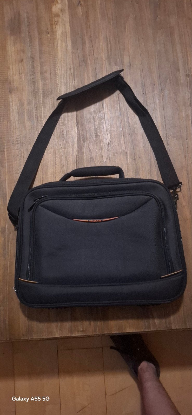 Magicase Laptoptas Zwart - Zo goed als nieuw, Zo goed als nieuw, Zwart, Schoudertas, Ophalen