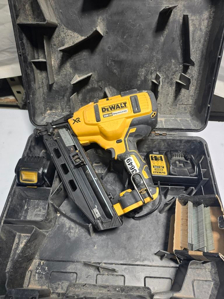 Dewalt tacker 18V set, Ophalen of Verzenden, Dewalt, N.v.t, N.v.t