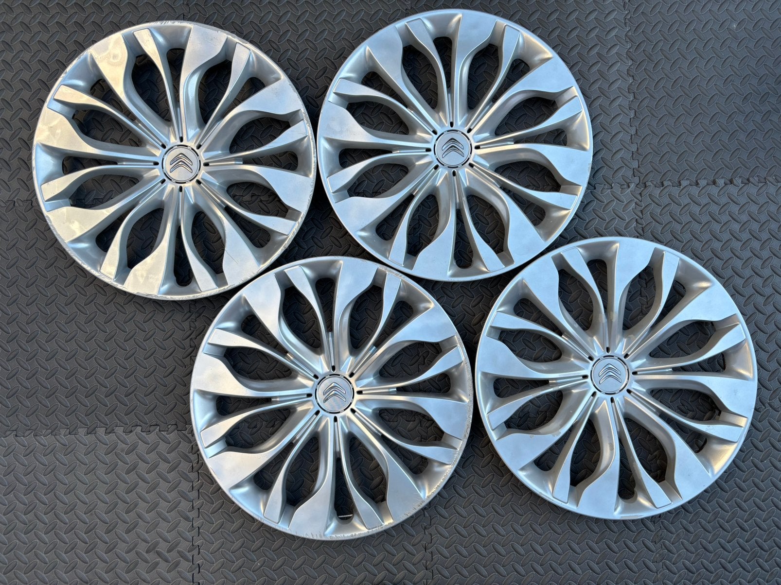Set originele Citroen C3, C4 en Berlingo wieldoppen 16 inch, Ophalen of Verzenden, Gebruikt
