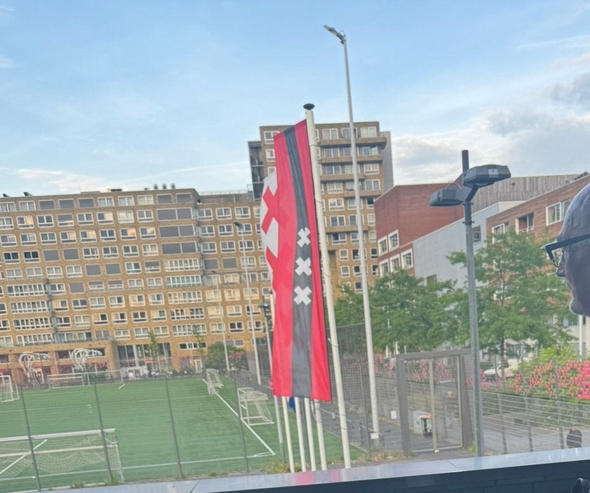 Zaal én voetbalvelden ter beschikking in Amsterdam, Diensten en Vakmensen, Verhuur | Zalen en Feestlocaties, Met catering, Café of Restaurant
