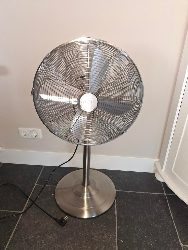 Stijlvolle Aerian Statiefventilator - RVS Look, Ophalen of Verzenden, Zo goed als nieuw, Statiefventilator