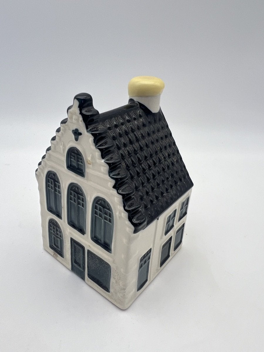 Kavel 6 - KLM huisje 49. Kazerne Coevorden, Verzamelen, KLM Huisjes, Ophalen, Zo goed als nieuw