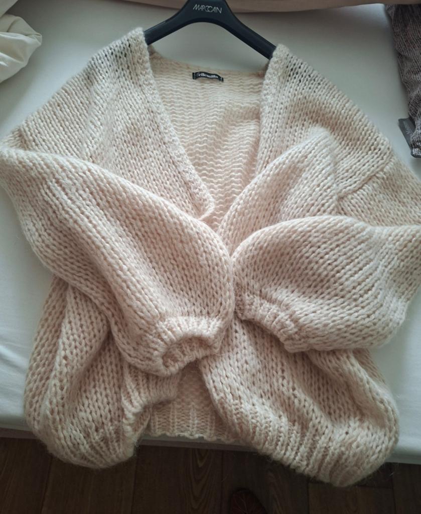 Prachtig bernadette vest, one size. Vrijwel nieuw. Zachtroze, Ophalen of Verzenden, Zo goed als nieuw, Maat 38/40 (M)