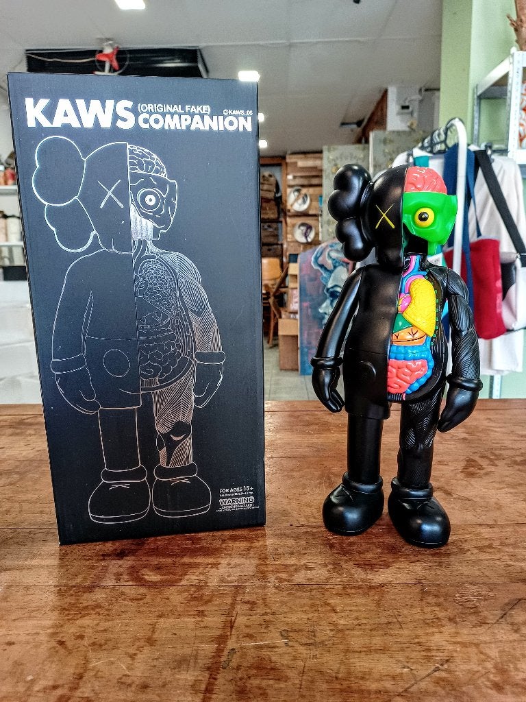 KAWS Companion Flayed - Black (30cm) - High End Art Toy, Verzamelen, Poppetjes en Figuurtjes, Ophalen of Verzenden, Zo goed als nieuw