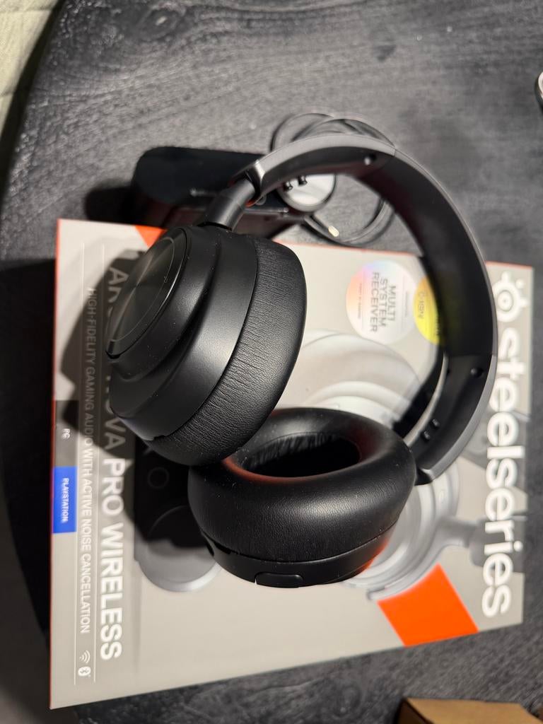 Steelseries Arctis Nova Pro Wireless headset/ BESCHRIJVING!, Zo goed als nieuw, Over oor (circumaural), Draadloos, Ophalen