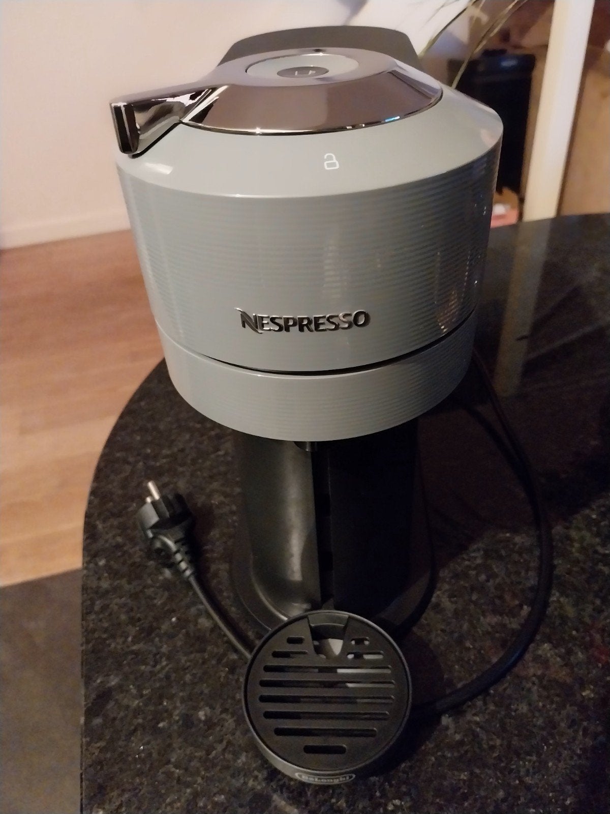 Nespresso Vertuo Pop Koffiemachine - Zo goed als nieuw, Ophalen, Koffiemachine, Zo goed als nieuw, 2 tot 4 kopjes