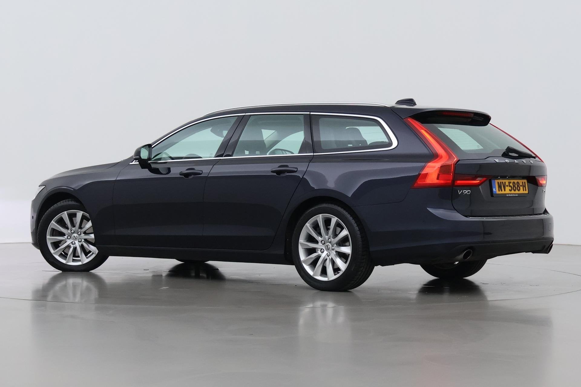 Volvo V90 2.0 T5 Momentum | Trekhaak | Leder | BLIS | Volled, 15 km/l, Euro 6, 1969 cc, Blauw