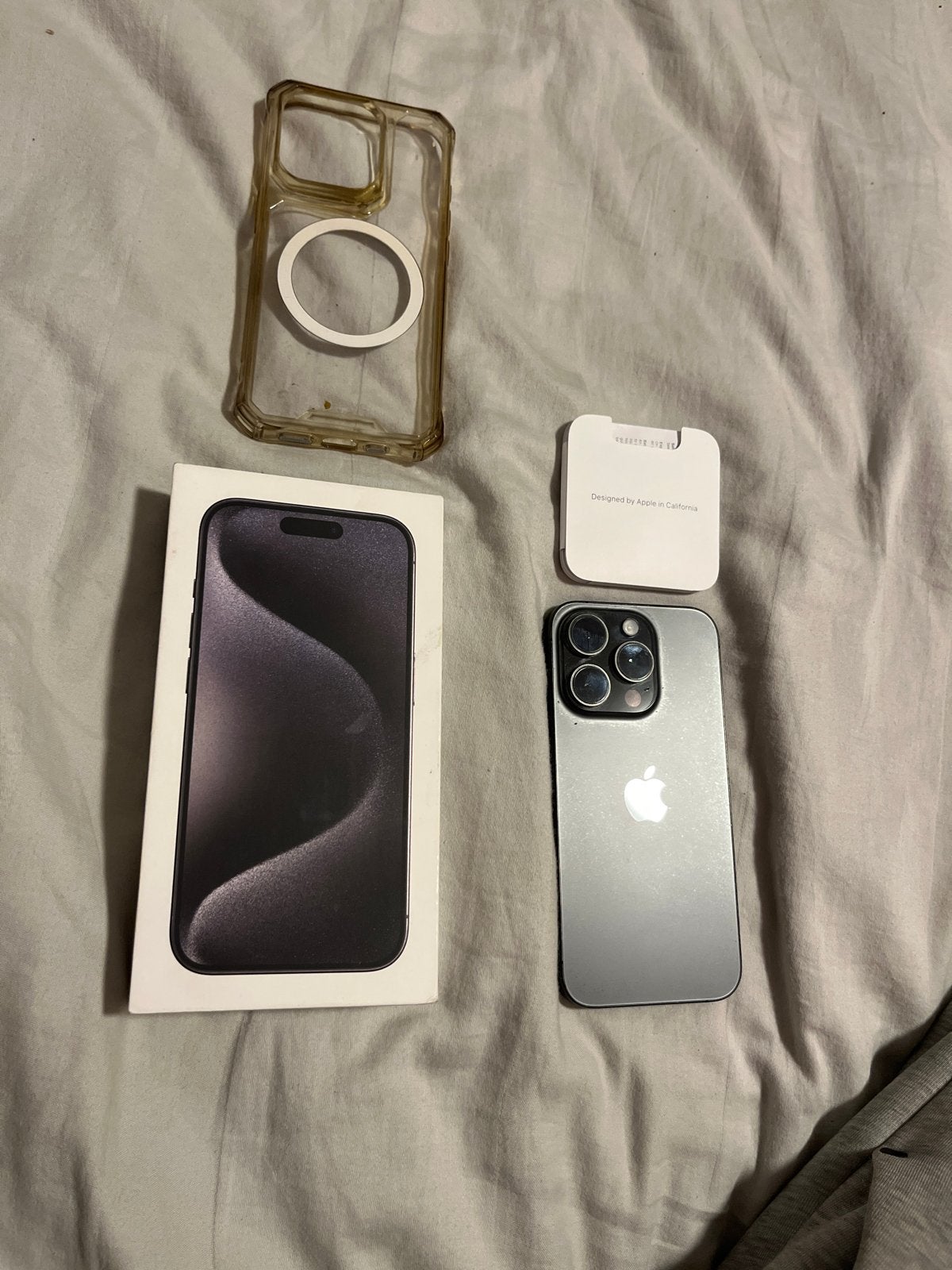 iPhone 15 Pro 128GB Black Titanium met barst en lichte schad, Ophalen, Zwart, Zonder simlock, Zonder abonnement