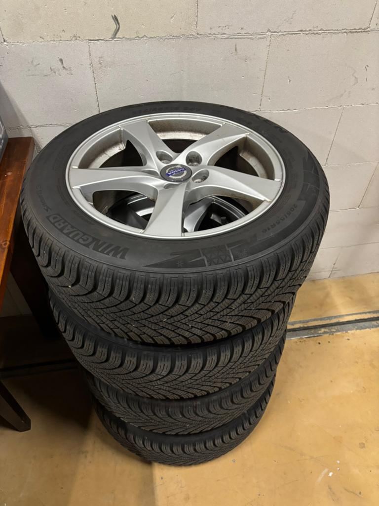 Volvo v70 velgen met winterbanden, Auto-onderdelen, Banden en Velgen, Ophalen, 16 inch, Banden en Velgen, Personenwagen
