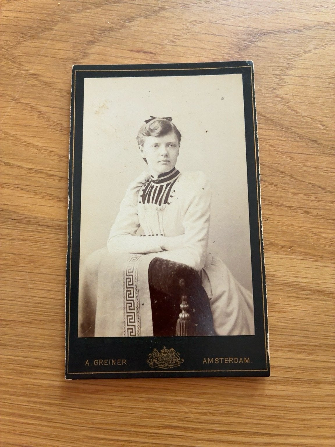 Antieke CDV foto dame A. Greiner Amsterdam ca. 1900, Verzamelen, Foto's en Prenten, Ophalen of Verzenden, Voor 1940, Zo goed als nieuw