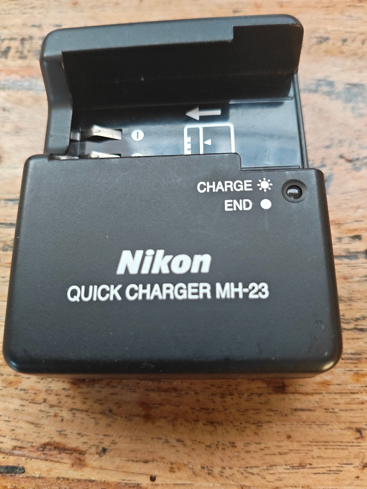 Nikon MH-23 Snelle Oplader voor Camera Accu's, Ophalen of Verzenden