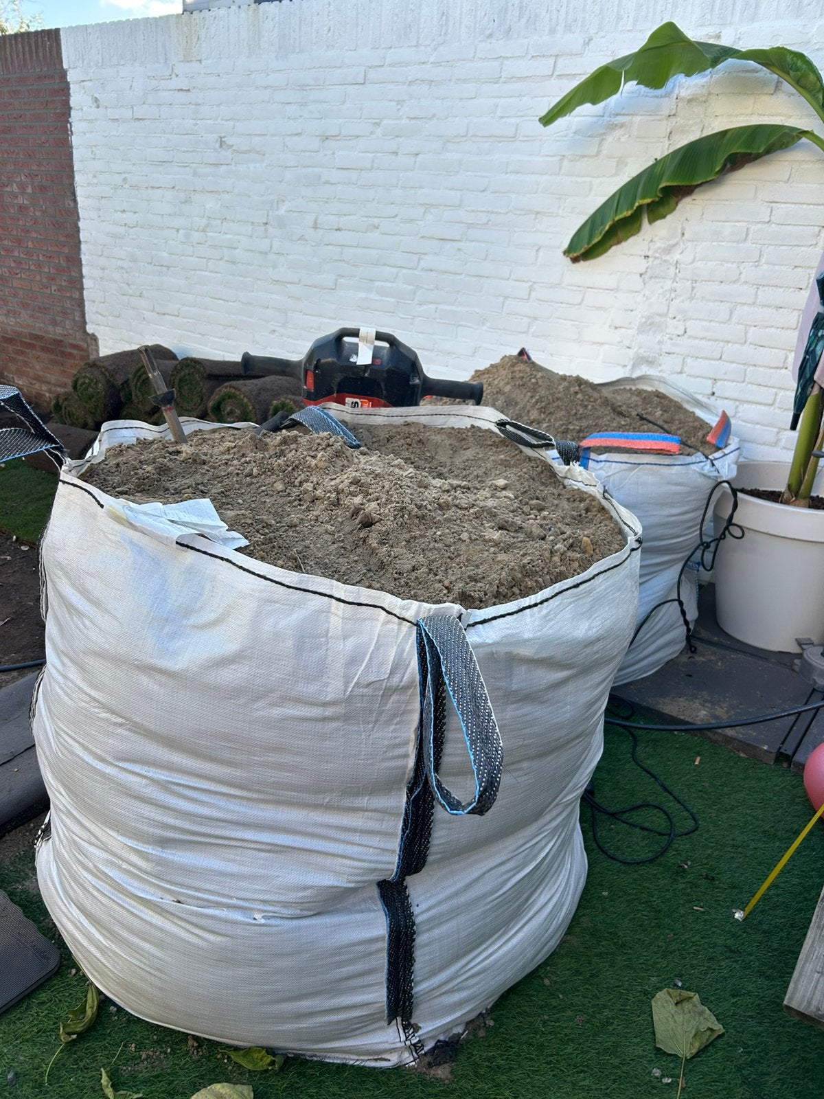 GRATIS!! Geelzand 2 M3, Ophalen, Zo goed als nieuw
