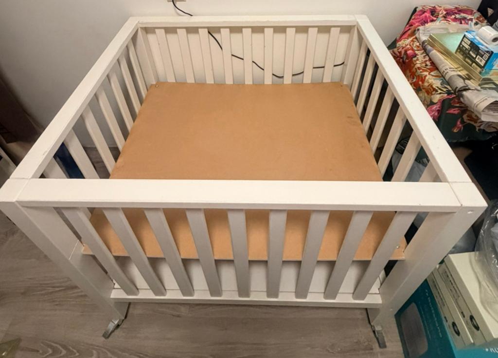 Kinderbox 80 x 80 cm wit + boxkleed, Kinderen en Baby's, Babywiegjes en Ledikanten, Zo goed als nieuw, Overige typen, Ophalen