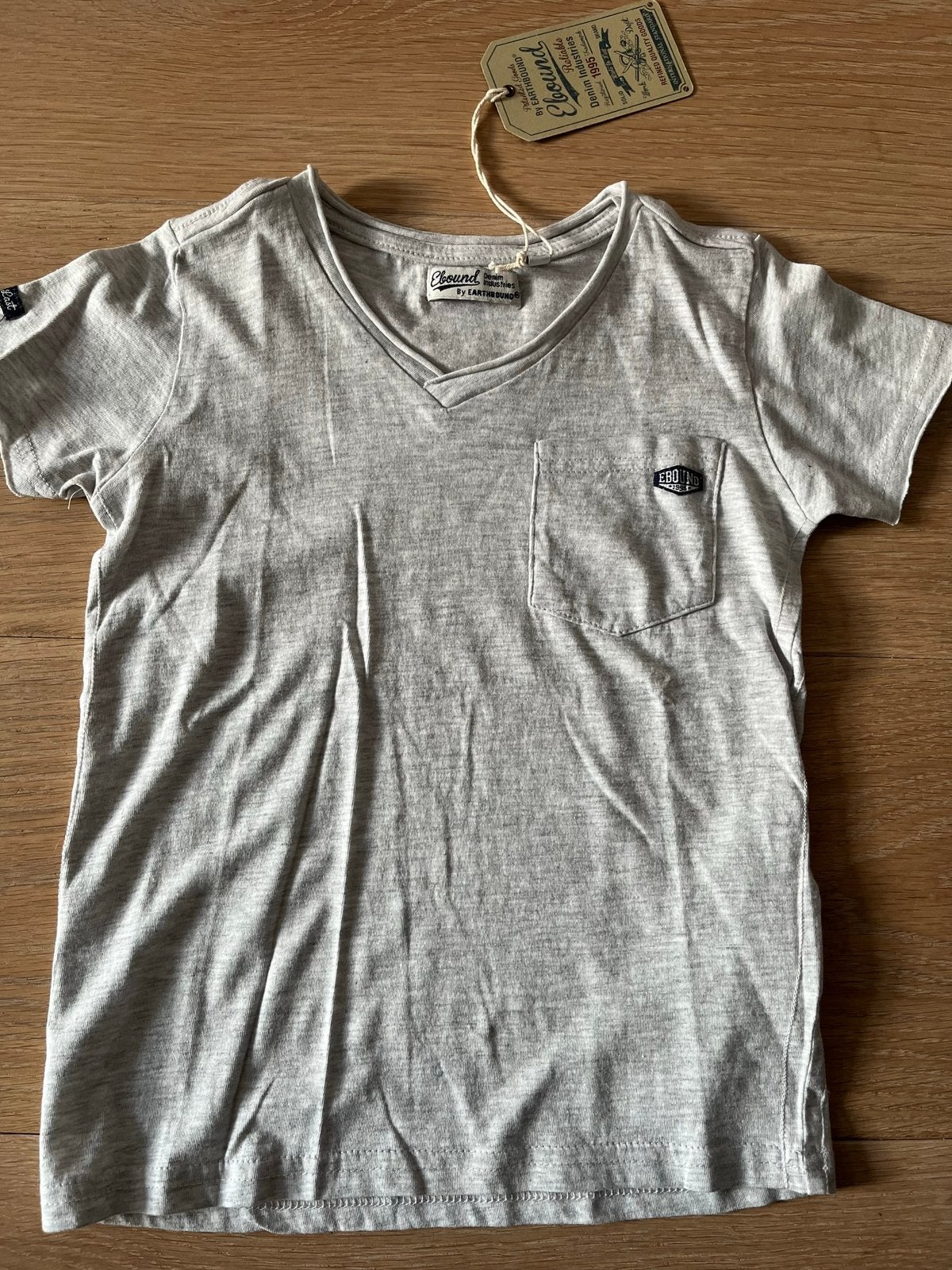 T shirt Ebound mt 104/110 NIEUW!!, Ophalen of Verzenden, Nieuw, Shirt of Longsleeve