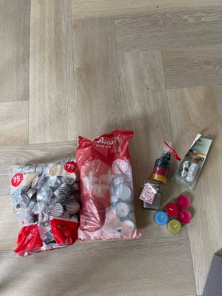 Twee zakken waxinelichtjes 6H + extra’s, Ophalen, Overige materialen, Wit, Nieuw