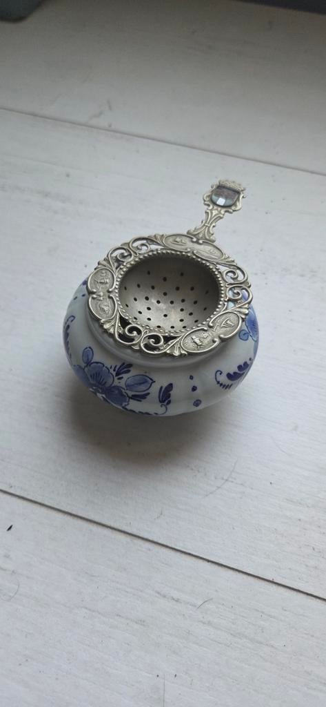 Delfts Blauw Theezeefje met Rotterdamse details, Antiek en Kunst, Antiek | Servies compleet, Ophalen of Verzenden