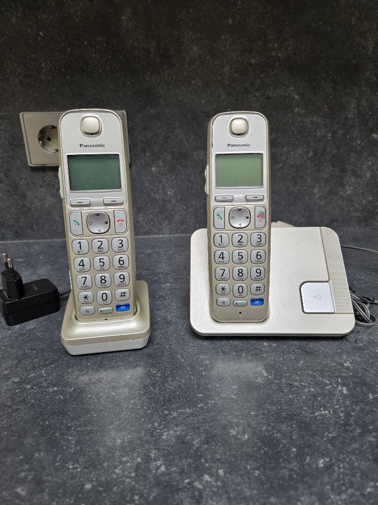 PanasonicKX-TGE212 Digitale draadloze seniorentelefoon DECT, Ophalen of Verzenden, Gebruikt, 2 handsets, Stralingsarm